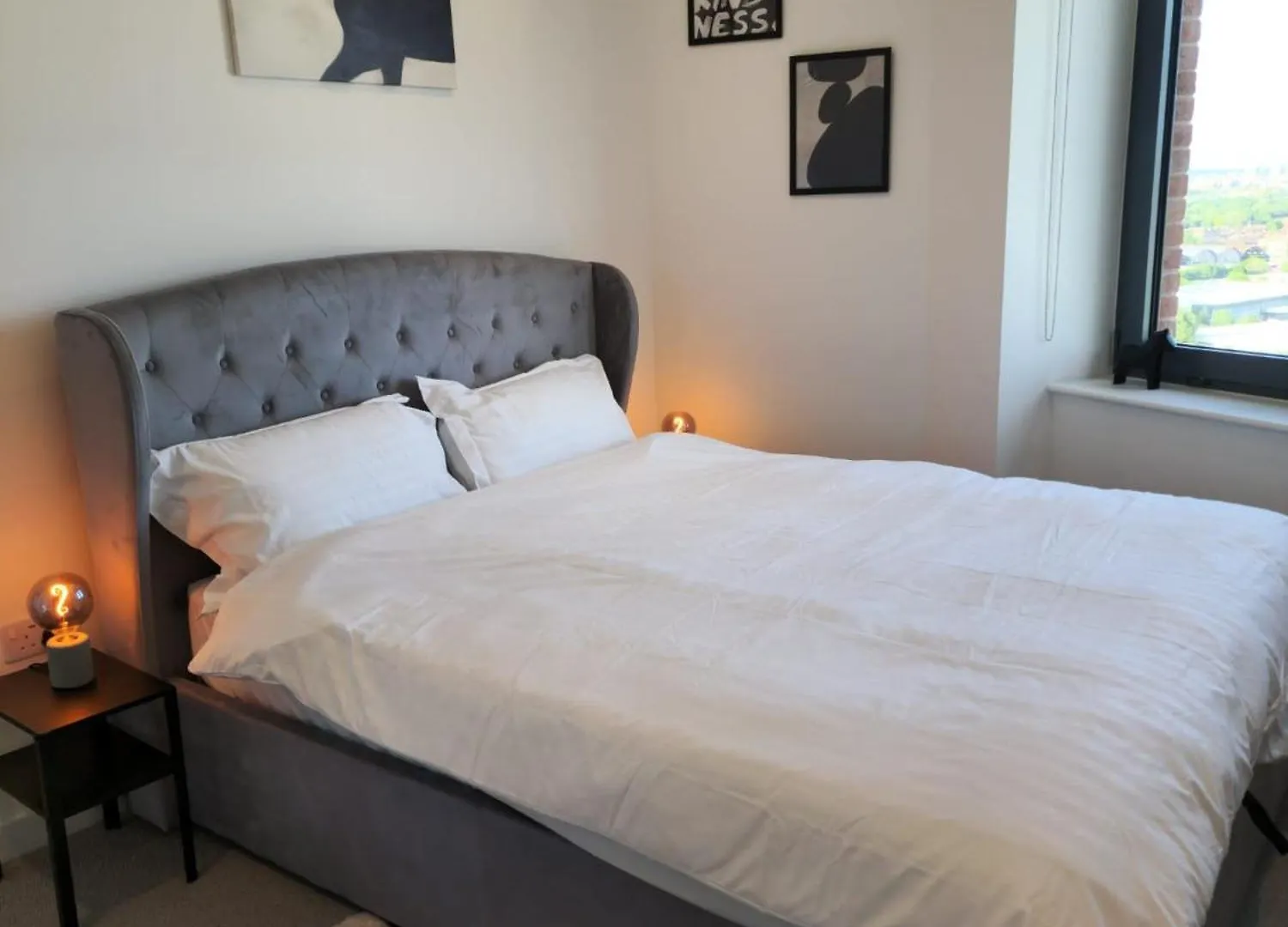 Lovely View Near Top Floor, 1Gb Wifi, Near Canary Wharf, City, Stratford, Free Coffee, Snacks, Milk London Apartment