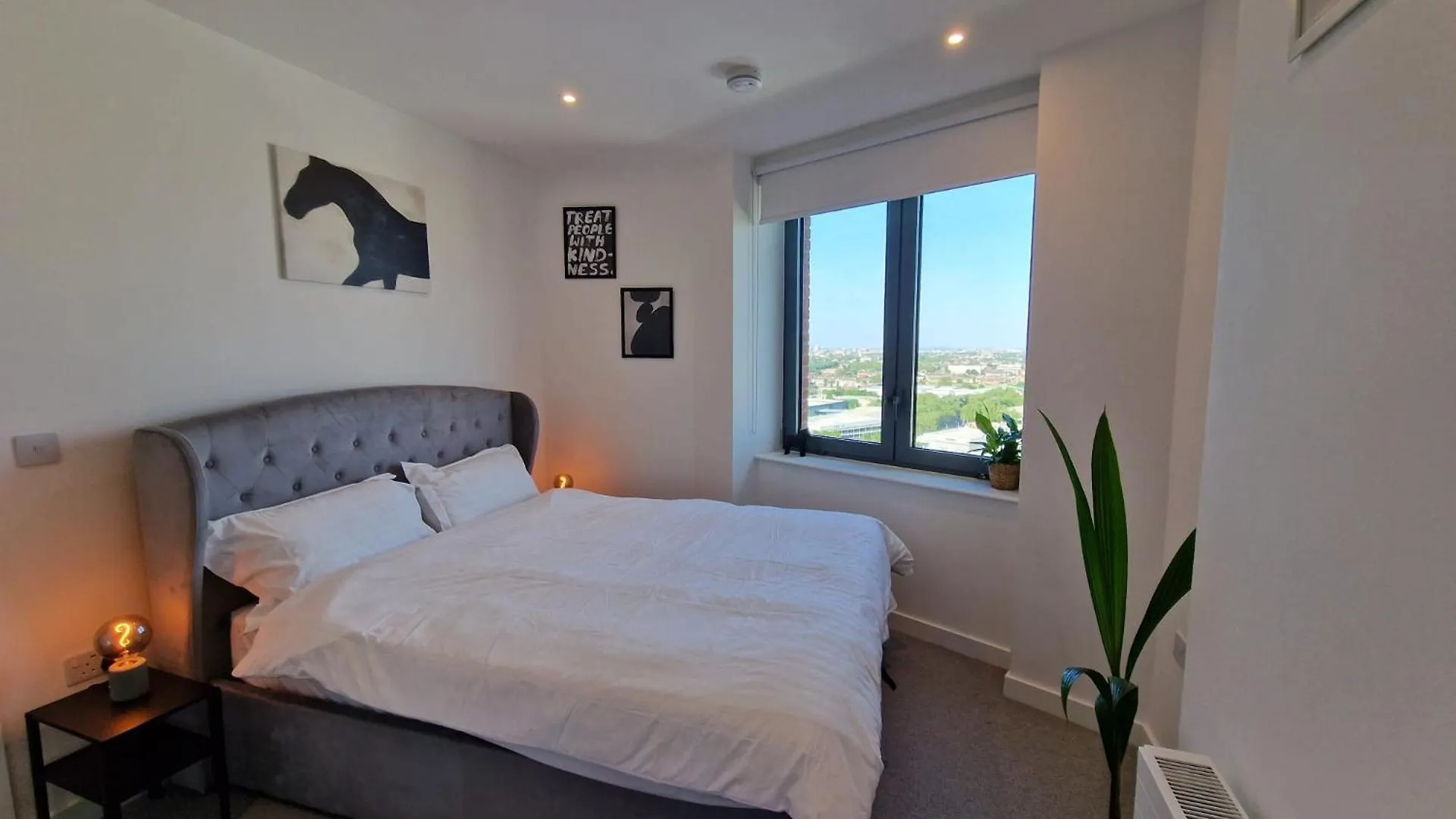 Apartment Lovely View Near Top Floor, 1Gb Wifi, Near Canary Wharf, City, Stratford, Free Coffee, Snacks, Milk London
