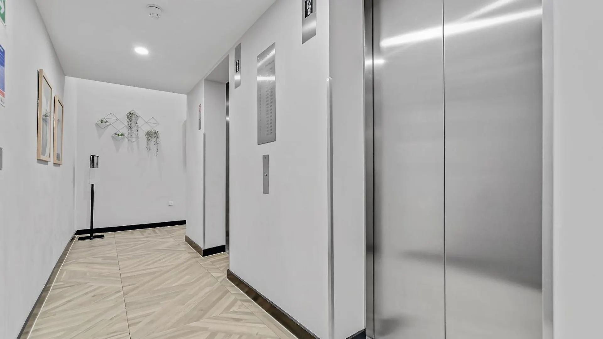 Lovely View Near Top Floor, 1Gb Wifi, Near Canary Wharf, City, Stratford, Free Coffee, Snacks, Milk London 0*,  United Kingdom
